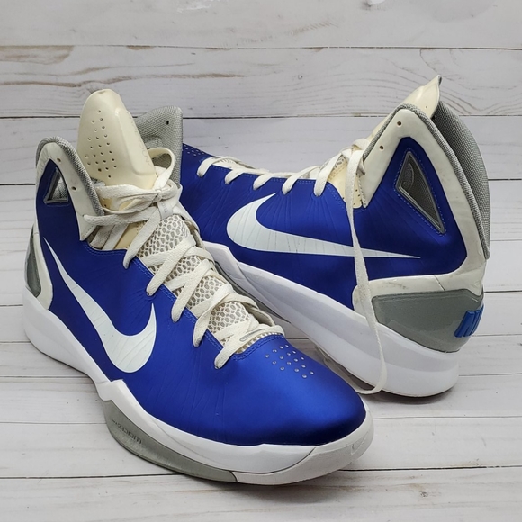 nike hyperdunks 2010